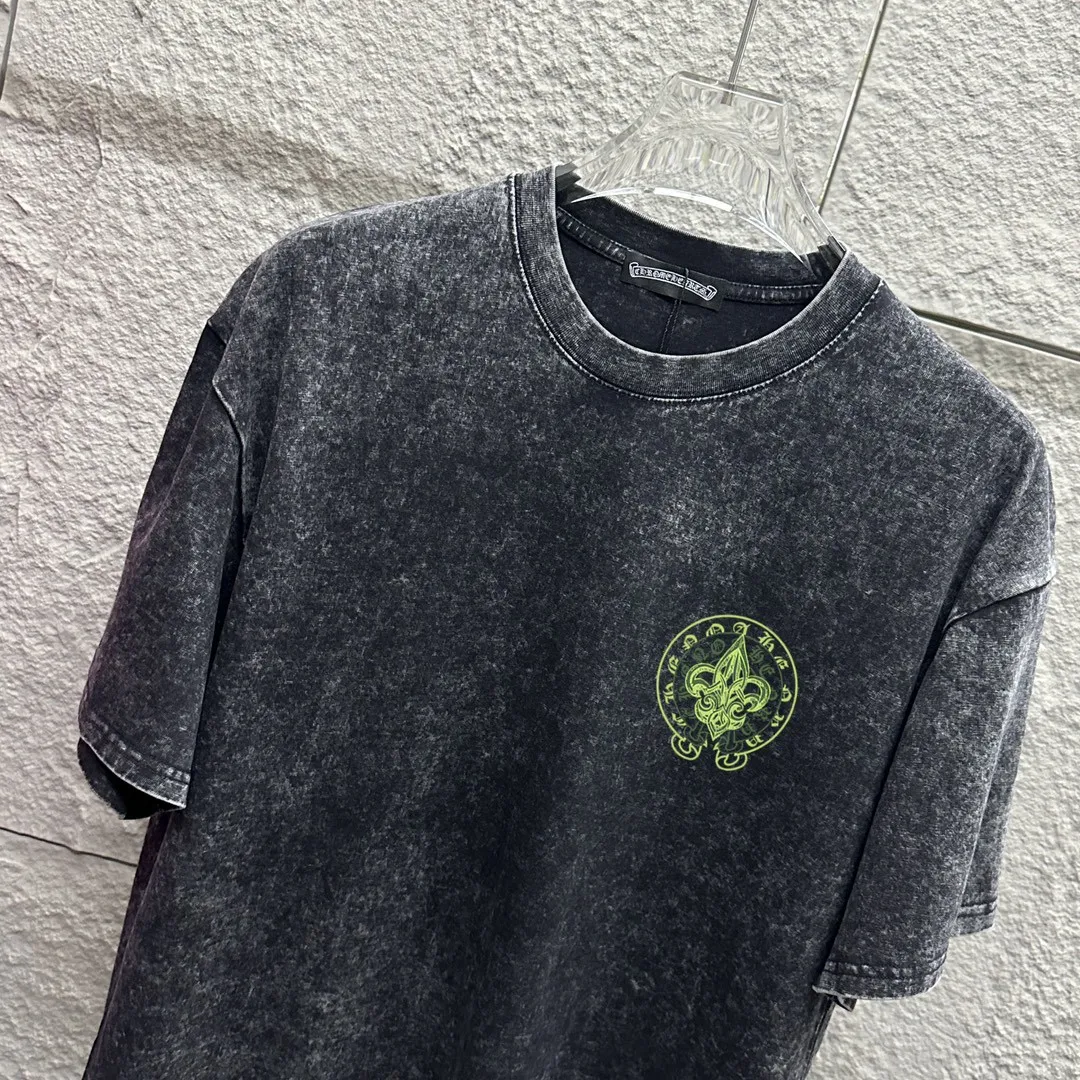 🅿️180 CH* Crow Heart* 2025 spring and summer new style Snowflake distressed washed retro round neck short sleeves Chest and front logo Horseshoe print on front and back Customized fabric Short-sleeved T-shirt Unisex Size: S M L XL XXL Color: Snowflake Black Snowflake Gray Snowflake Pink Snowflake Blue